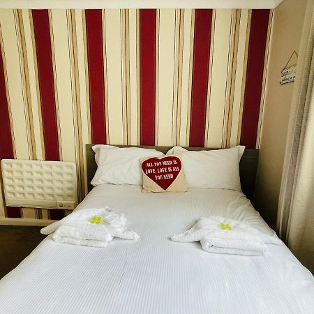 Hotel 33 Blackpool Bagian luar foto