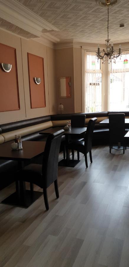 Hotel 33 Blackpool Bagian luar foto