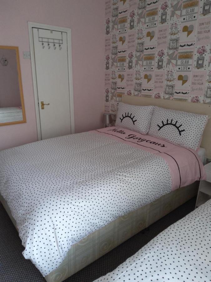 Hotel 33 Blackpool Bagian luar foto