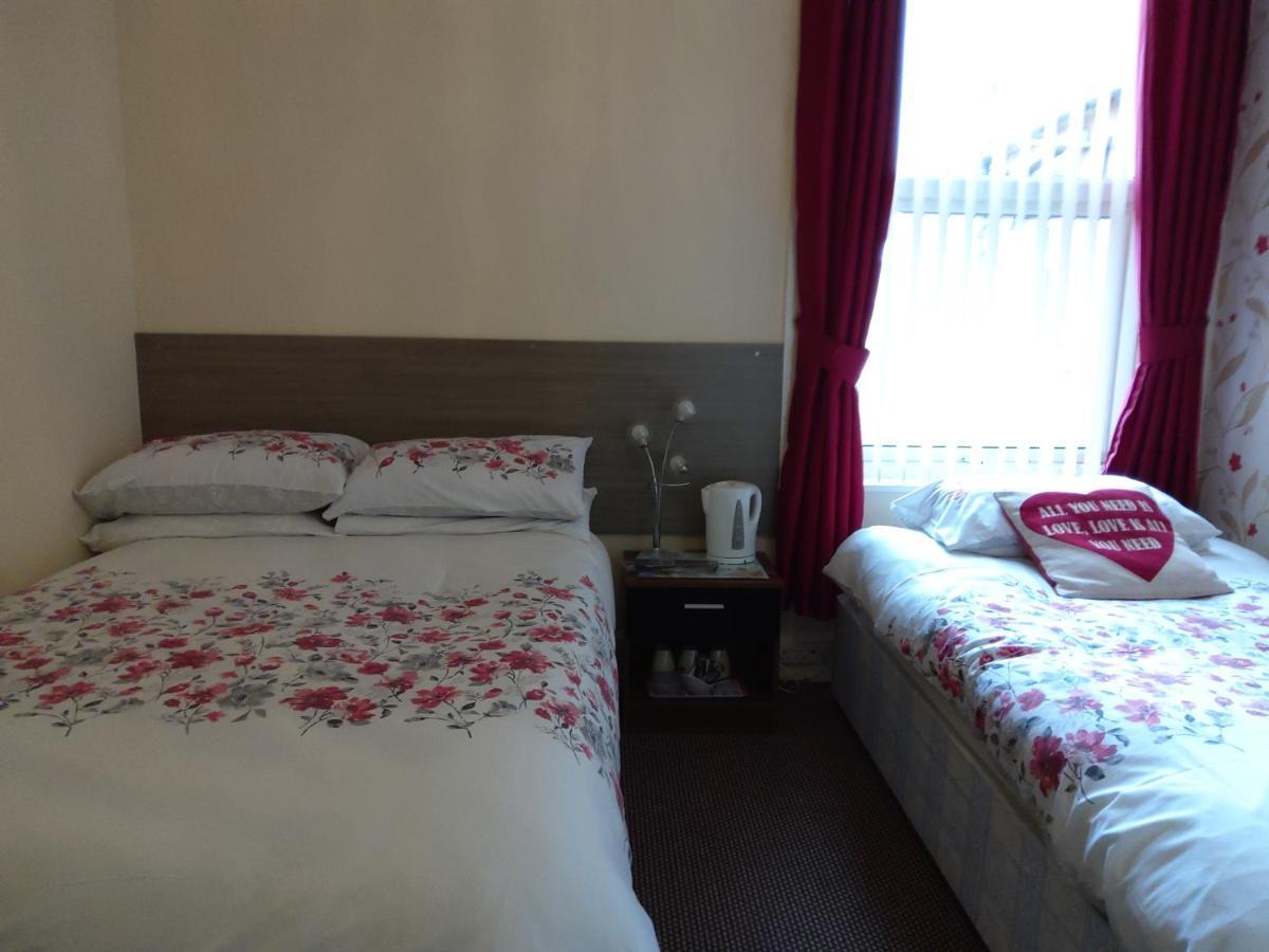 Hotel 33 Blackpool Bagian luar foto