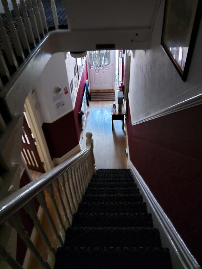 Hotel 33 Blackpool Bagian luar foto