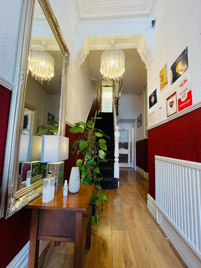 Hotel 33 Blackpool Bagian luar foto