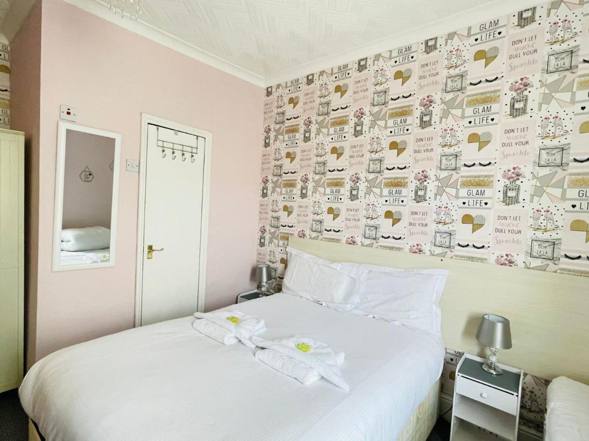 Hotel 33 Blackpool Bagian luar foto