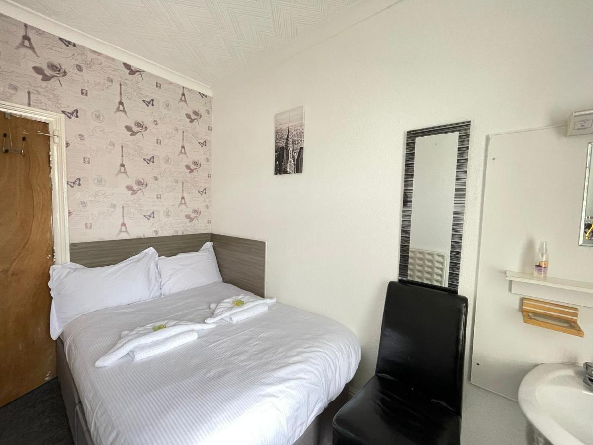 Hotel 33 Blackpool Bagian luar foto