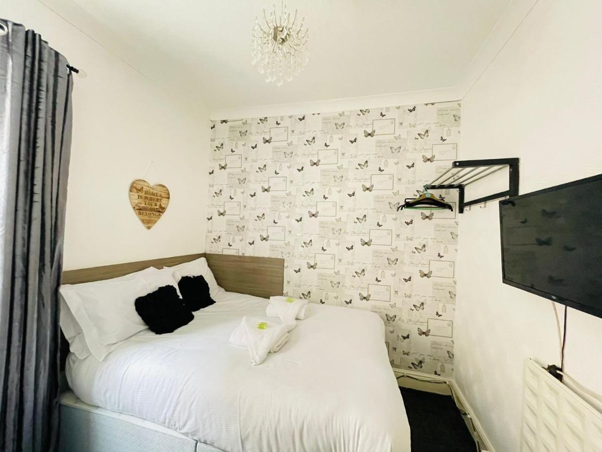 Hotel 33 Blackpool Bagian luar foto