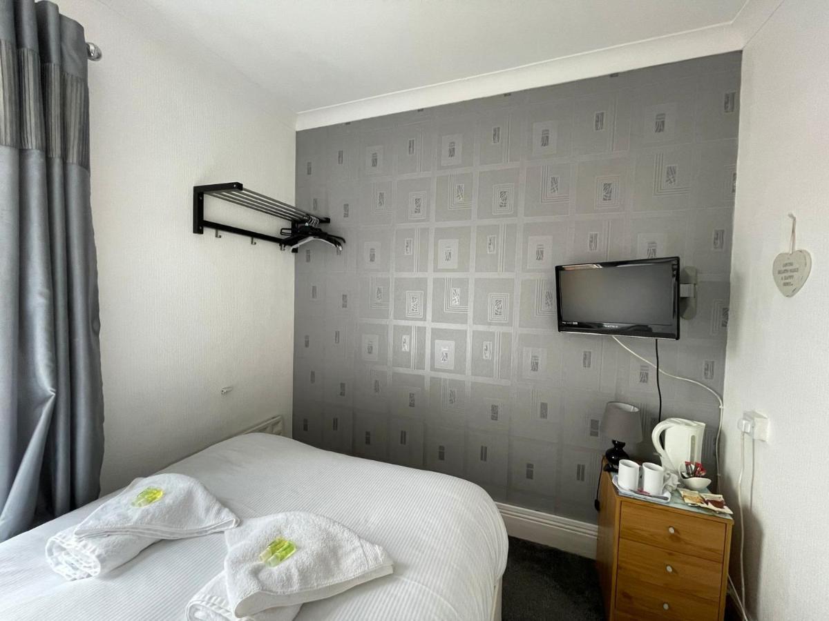 Hotel 33 Blackpool Bagian luar foto